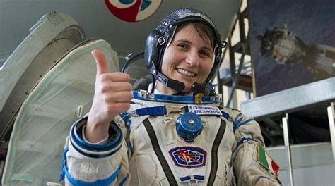 İ­t­a­l­y­a­n­ ­A­s­t­r­o­n­o­t­ ­U­z­a­y­d­a­n­ ­T­ü­r­k­i­y­e­­y­e­ ­­M­e­r­h­a­b­a­­